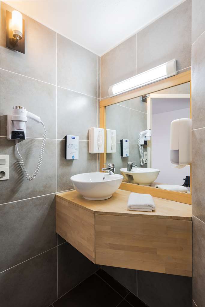 Kyriad Caen Sud Ifs Room photo